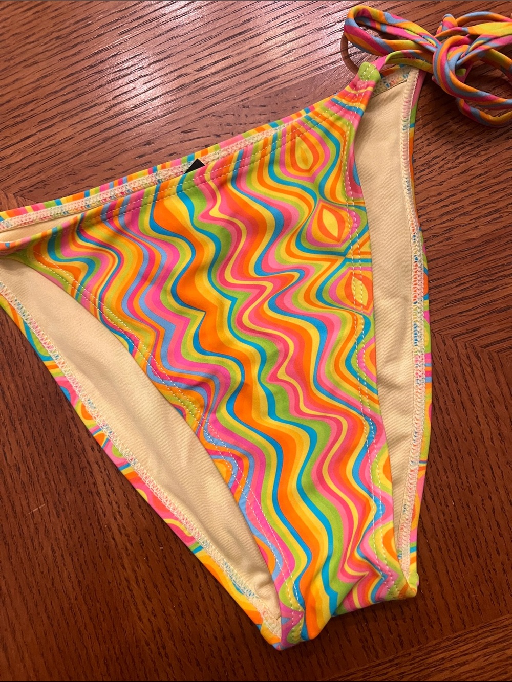 Amazing Colorful Wavy Stripe Bikini Bottom - Multicolor size medium B35